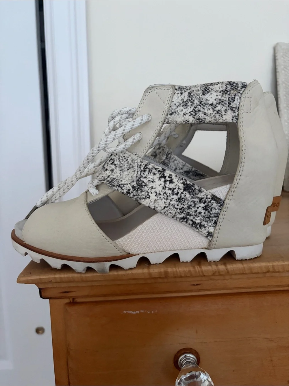 Sorel Cream Leather Wedge Sandals with Tan Logo Patch